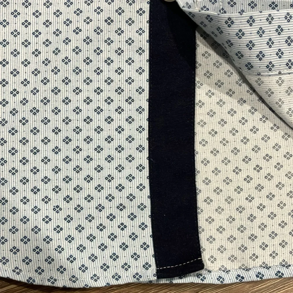 Alex Vando Men’s Button Down Shirt- Small - Picture 5 of 8